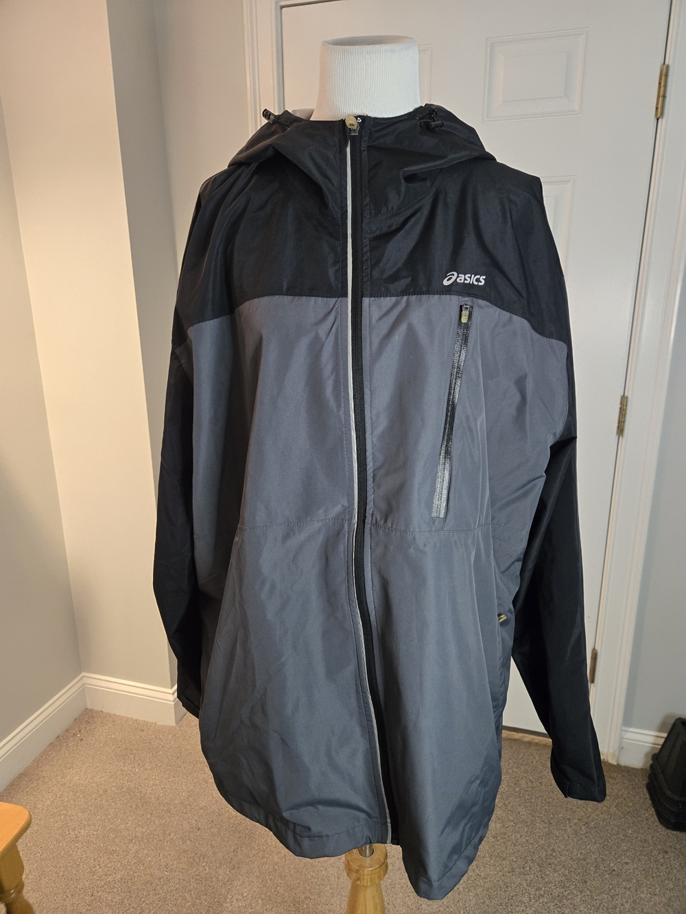 Asics Men's Black and Gray Hooded Windbreaker Jacket